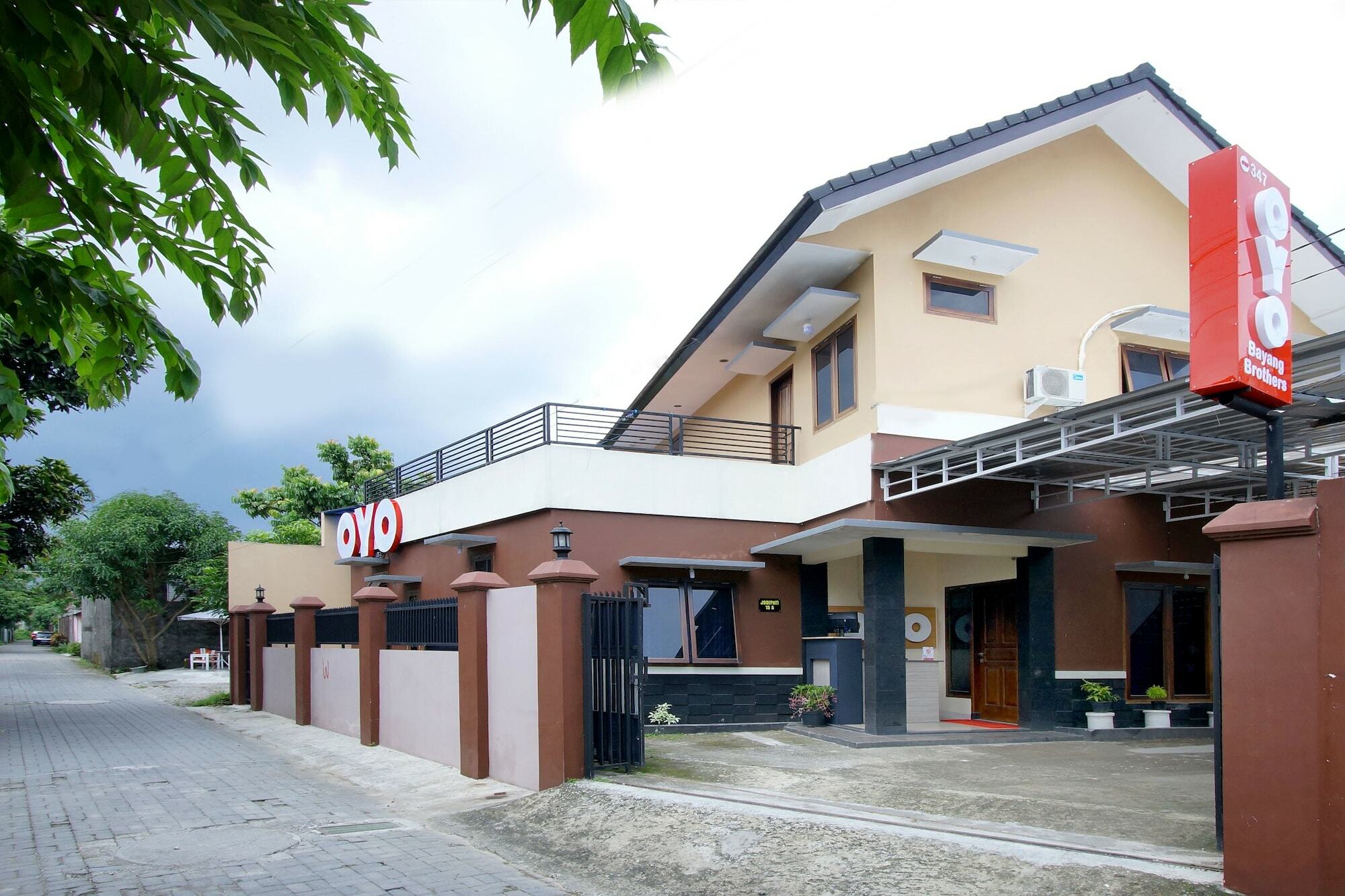 โอโย 347 บายัง บราเดอร์ เกสต์เฮาส์ Maguwo ภายนอก รูปภาพ